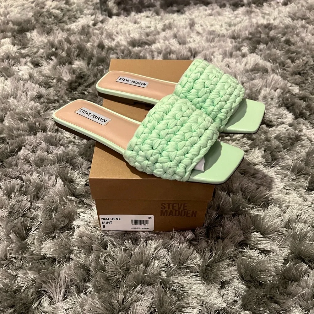 Steve Madden Mint Green Woven Slide Sandals - Picture 3 of 3